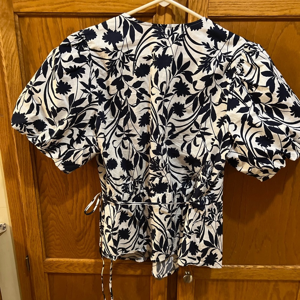 Old Navy Waist Defined Puff Sleeve Tie Wrap Blouse - Picture 4 of 5